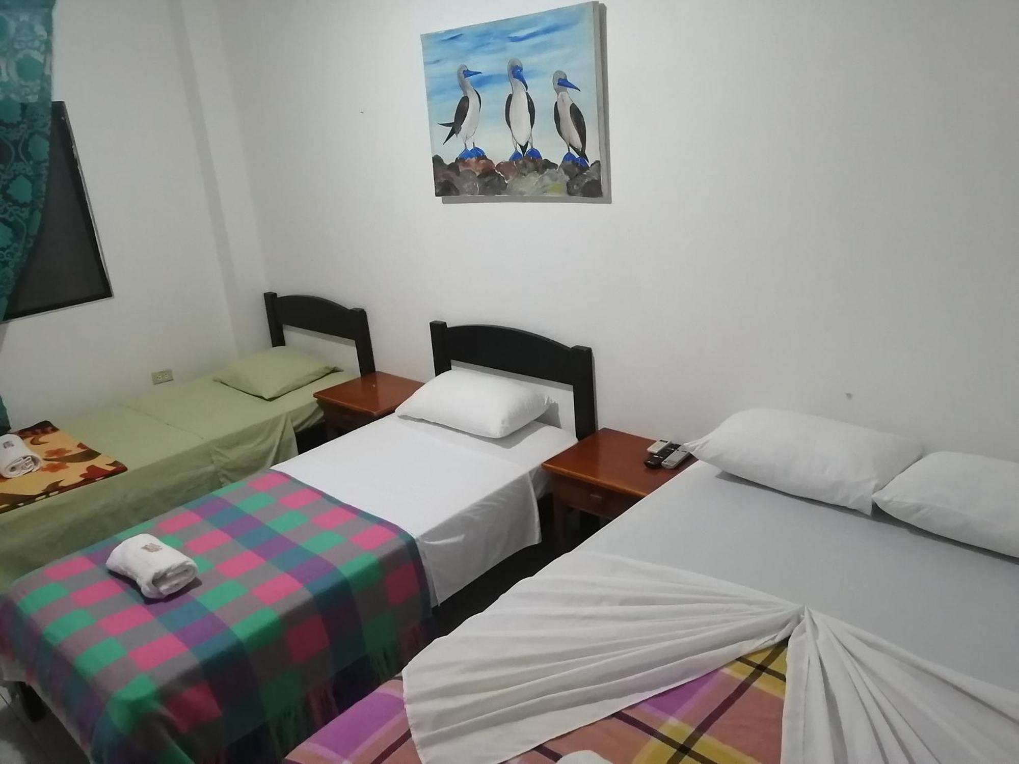 Hostal La Casa De Luis Puerto Baquerizo Moreno Exteriör bild