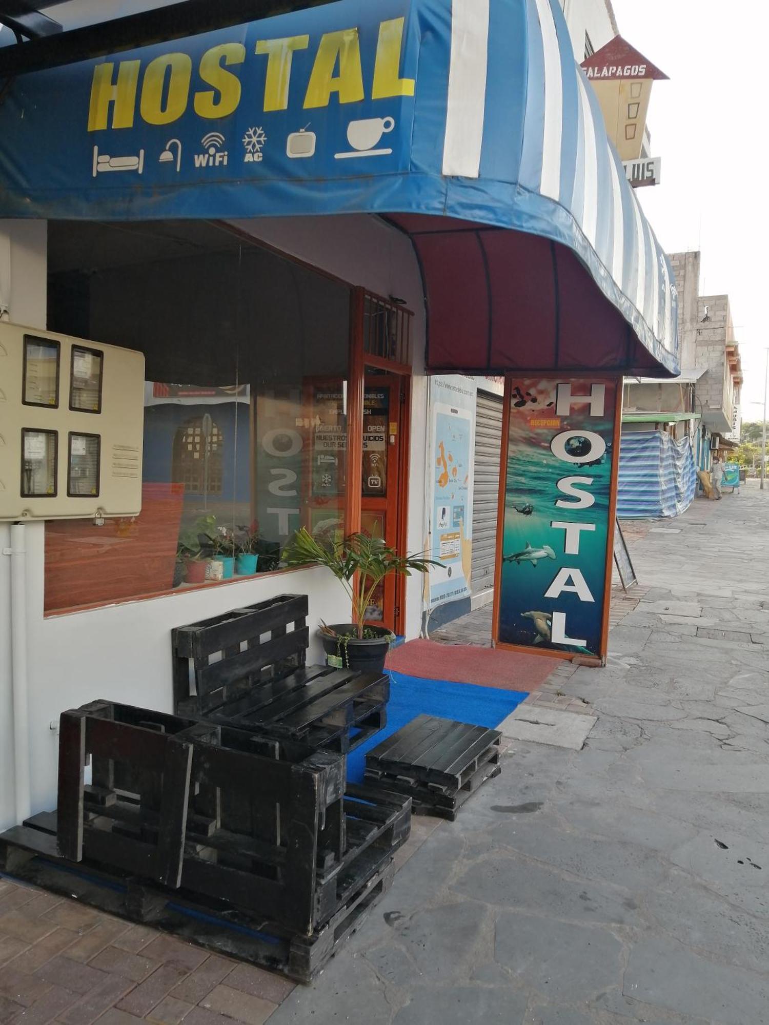 Hostal La Casa De Luis Puerto Baquerizo Moreno Exteriör bild