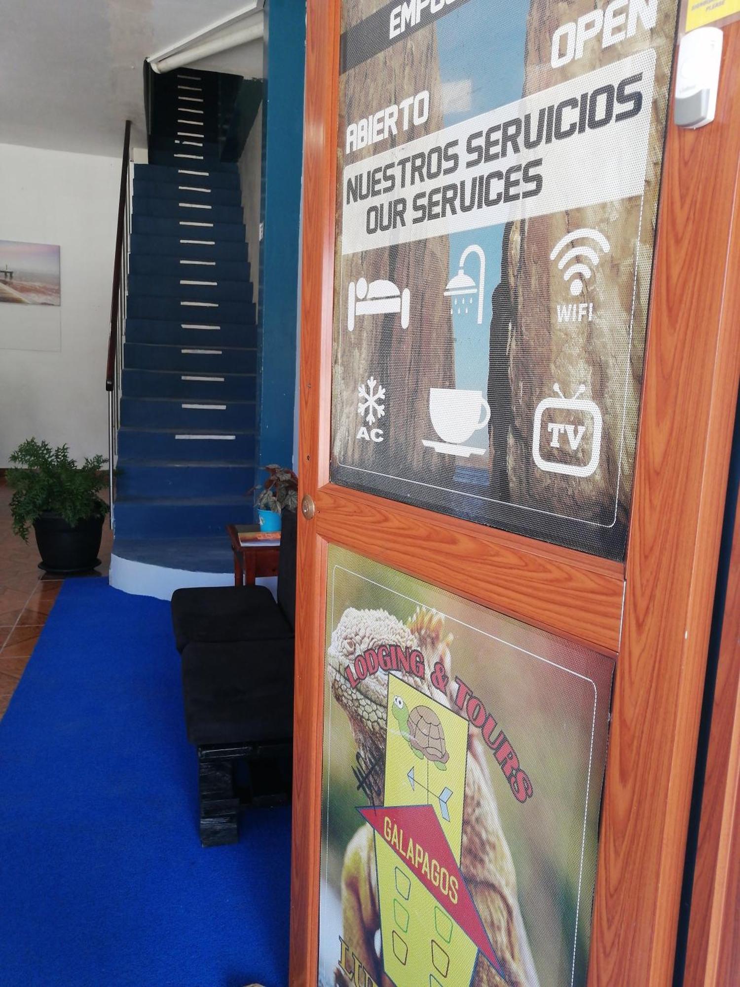 Hostal La Casa De Luis Puerto Baquerizo Moreno Exteriör bild