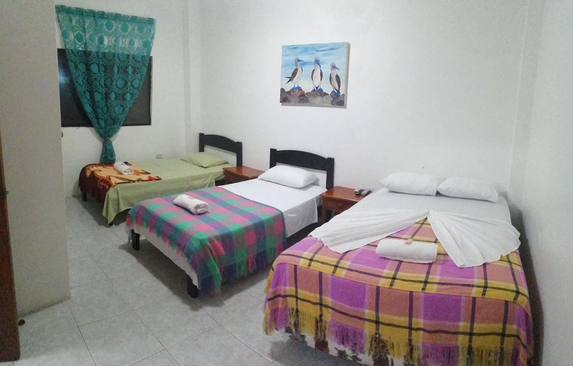 Hostal La Casa De Luis Puerto Baquerizo Moreno Exteriör bild