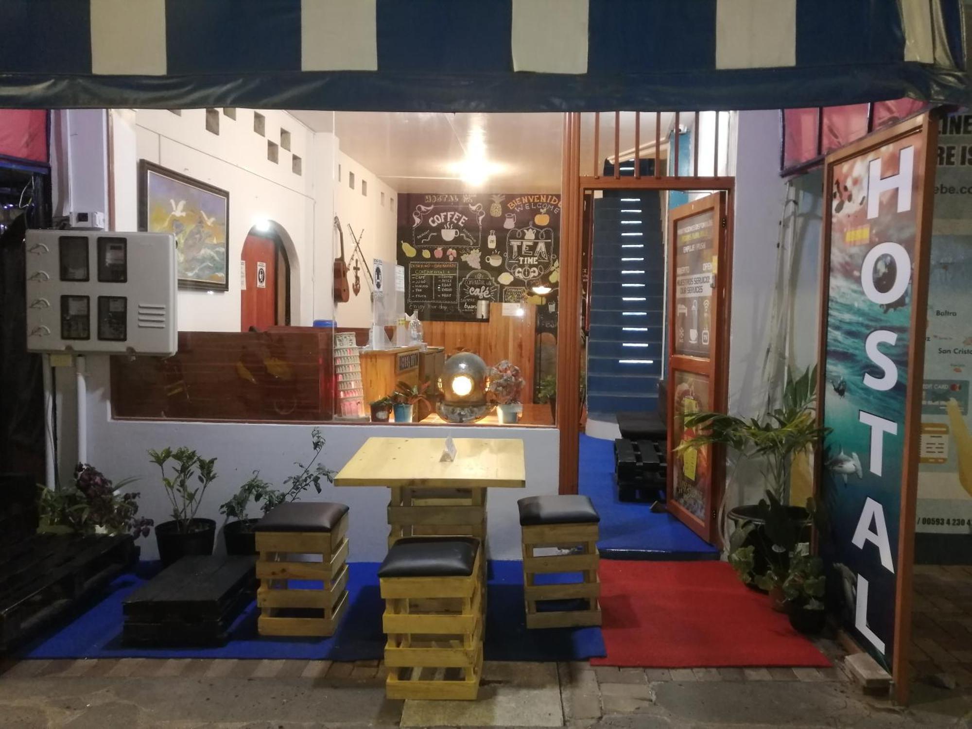 Hostal La Casa De Luis Puerto Baquerizo Moreno Exteriör bild