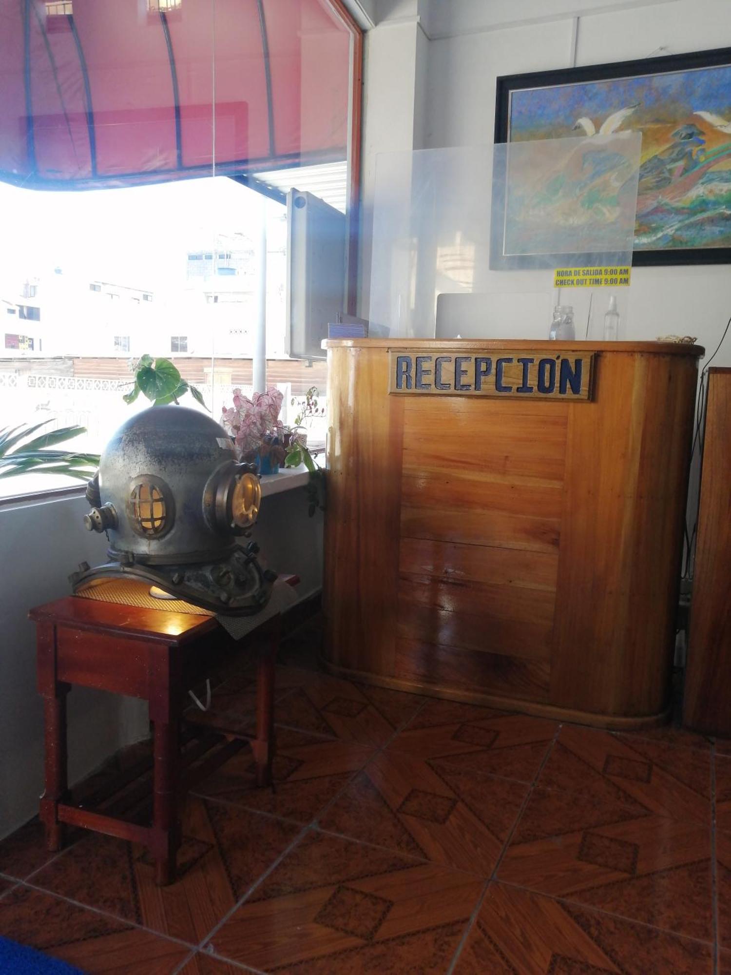 Hostal La Casa De Luis Puerto Baquerizo Moreno Exteriör bild