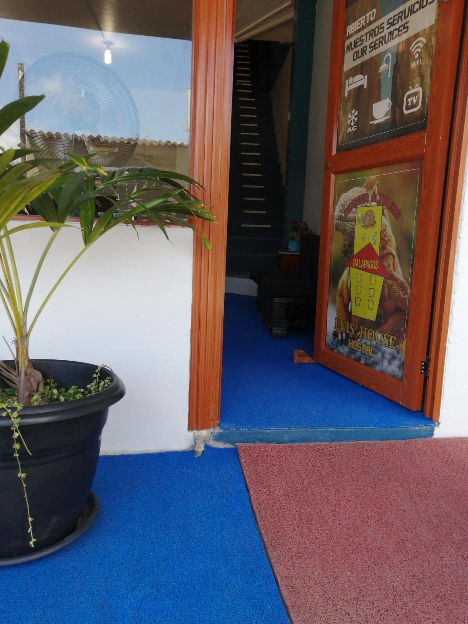 Hostal La Casa De Luis Puerto Baquerizo Moreno Exteriör bild