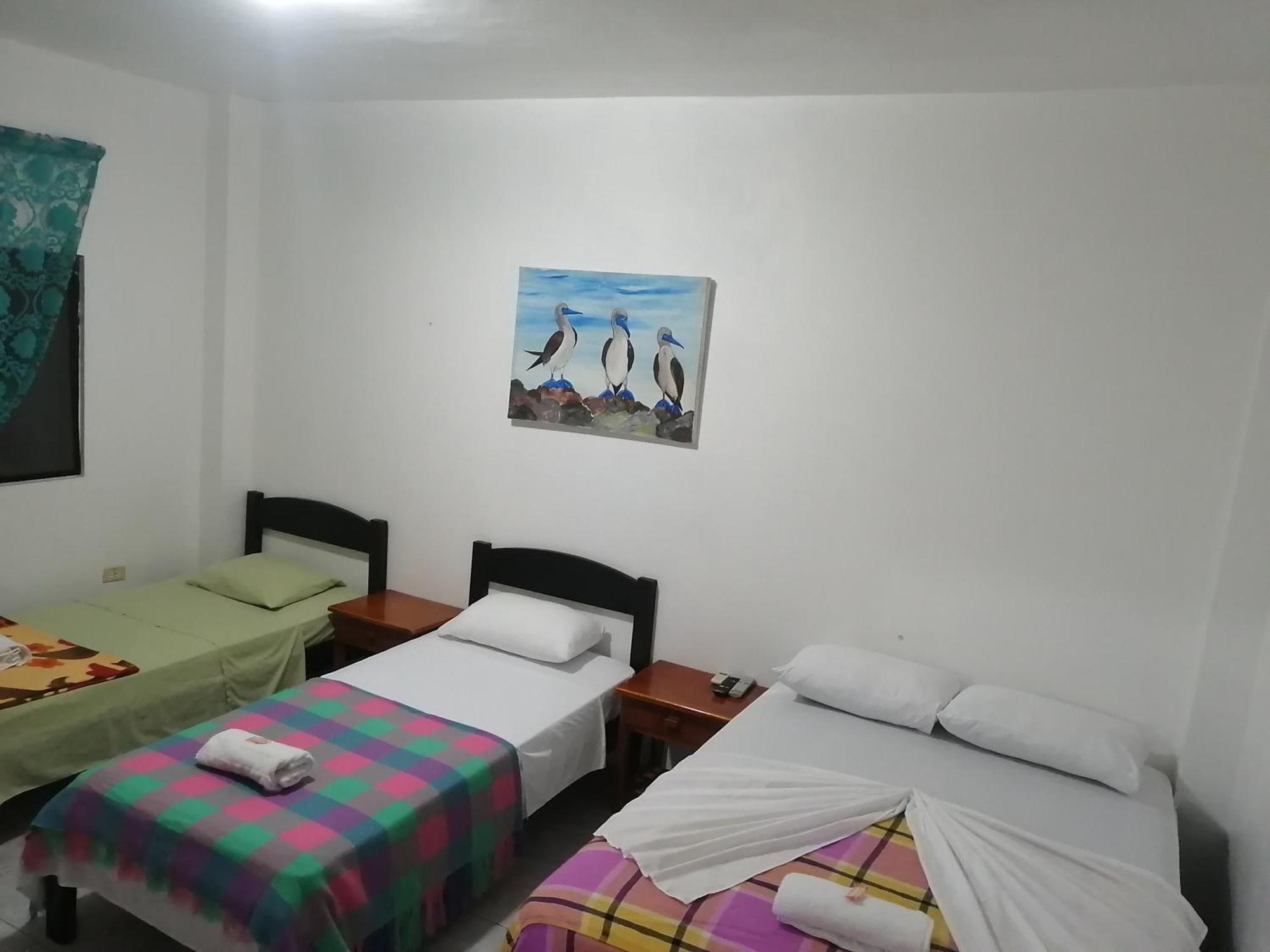 Hostal La Casa De Luis Puerto Baquerizo Moreno Exteriör bild
