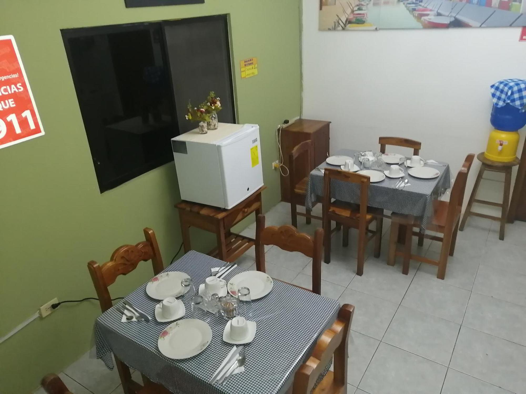 Hostal La Casa De Luis Puerto Baquerizo Moreno Exteriör bild