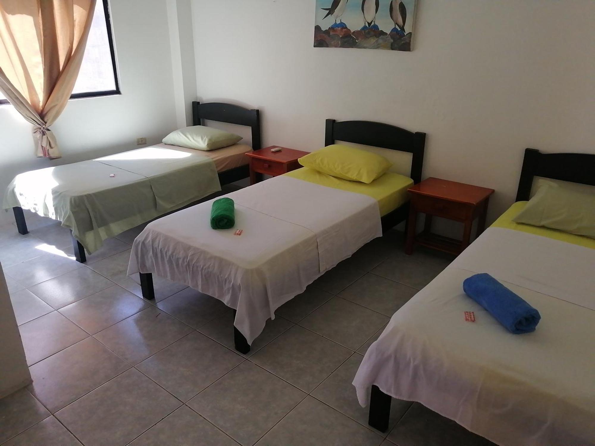 Hostal La Casa De Luis Puerto Baquerizo Moreno Exteriör bild