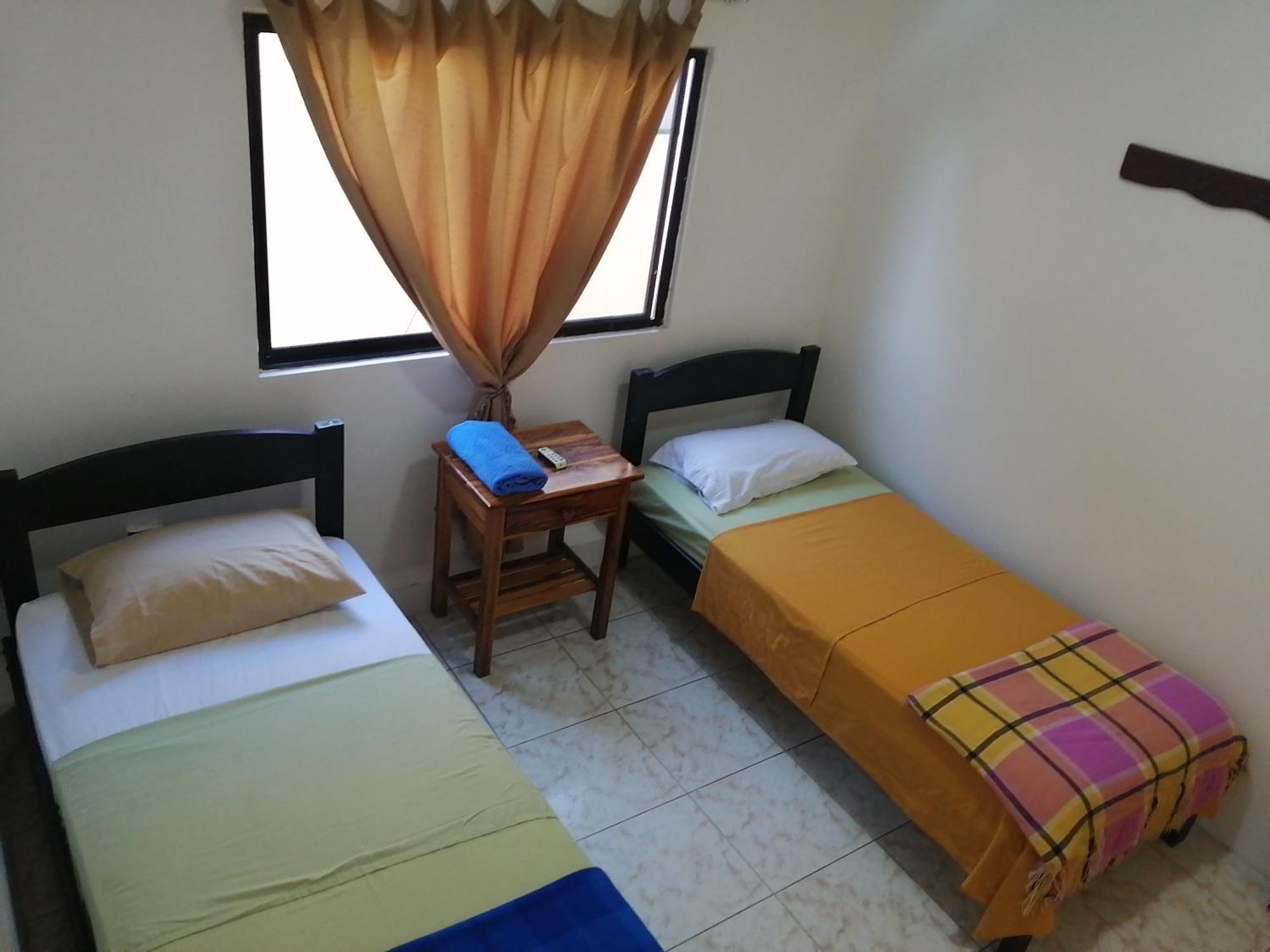 Hostal La Casa De Luis Puerto Baquerizo Moreno Exteriör bild