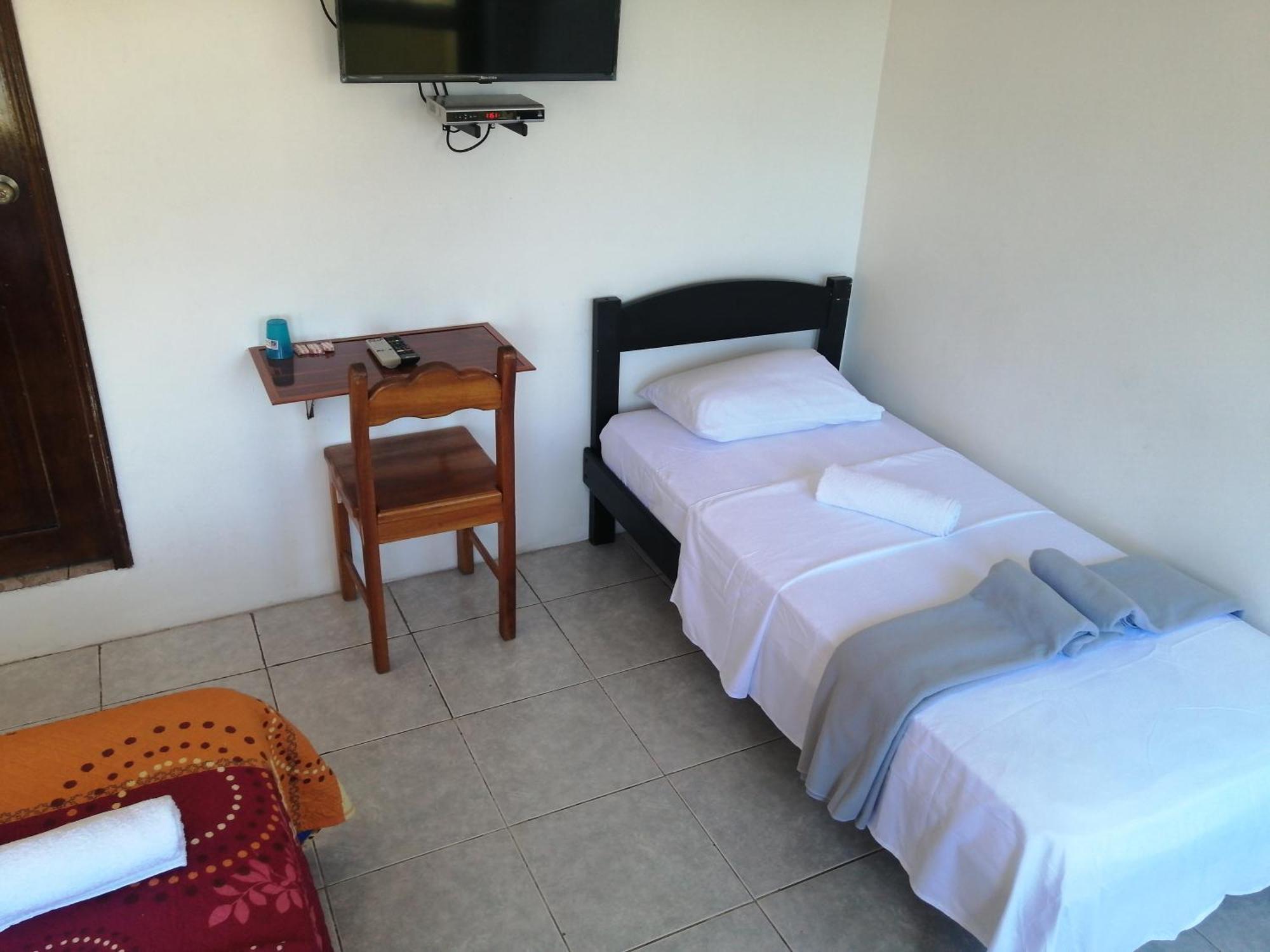 Hostal La Casa De Luis Puerto Baquerizo Moreno Exteriör bild