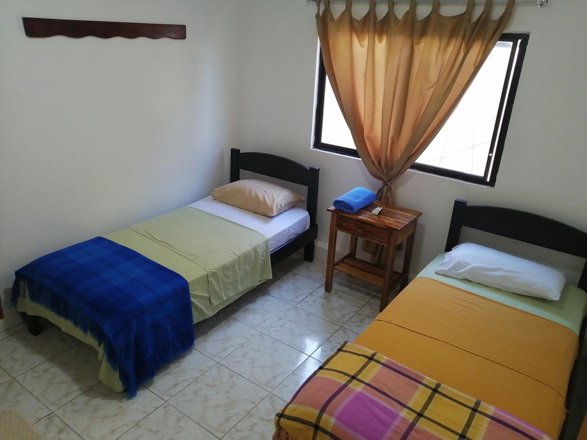 Hostal La Casa De Luis Puerto Baquerizo Moreno Exteriör bild