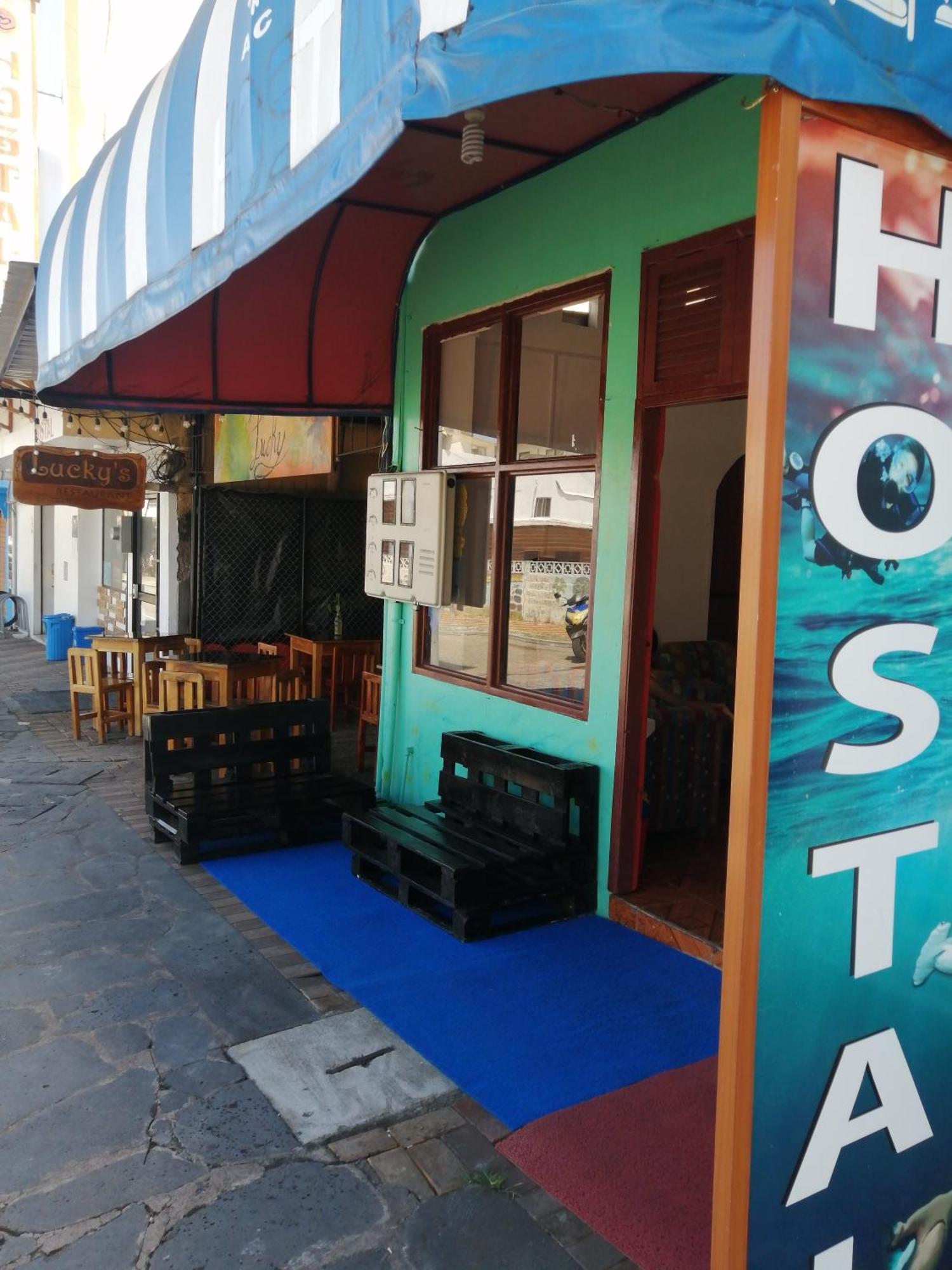 Hostal La Casa De Luis Puerto Baquerizo Moreno Exteriör bild