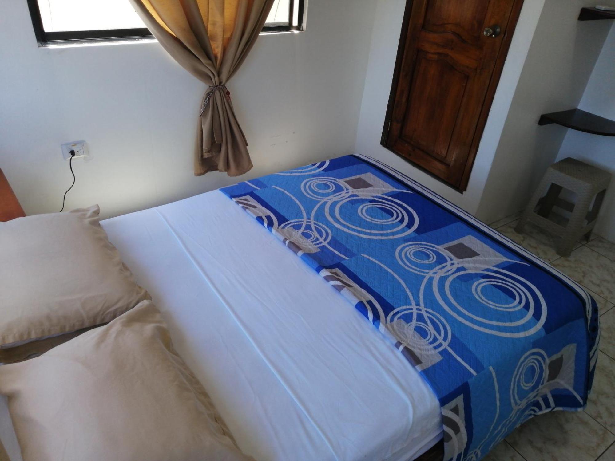 Hostal La Casa De Luis Puerto Baquerizo Moreno Exteriör bild